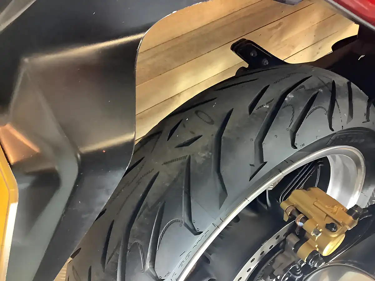 Used 2011 Honda Cbf - Interior and Exterior details 17