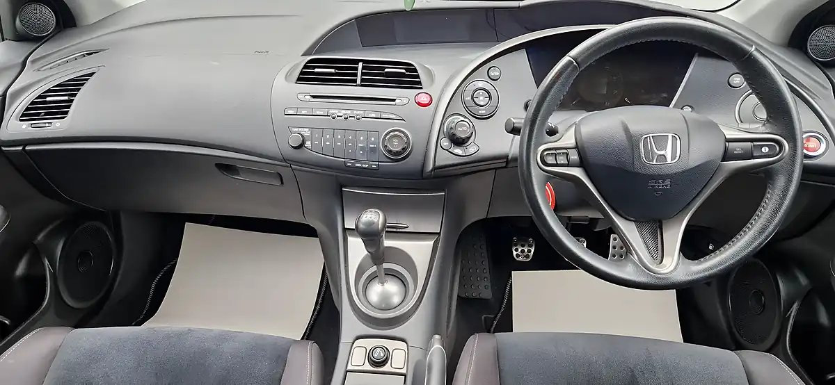 Used 2011 Honda Civic Se Black - Interior and Exterior details 11