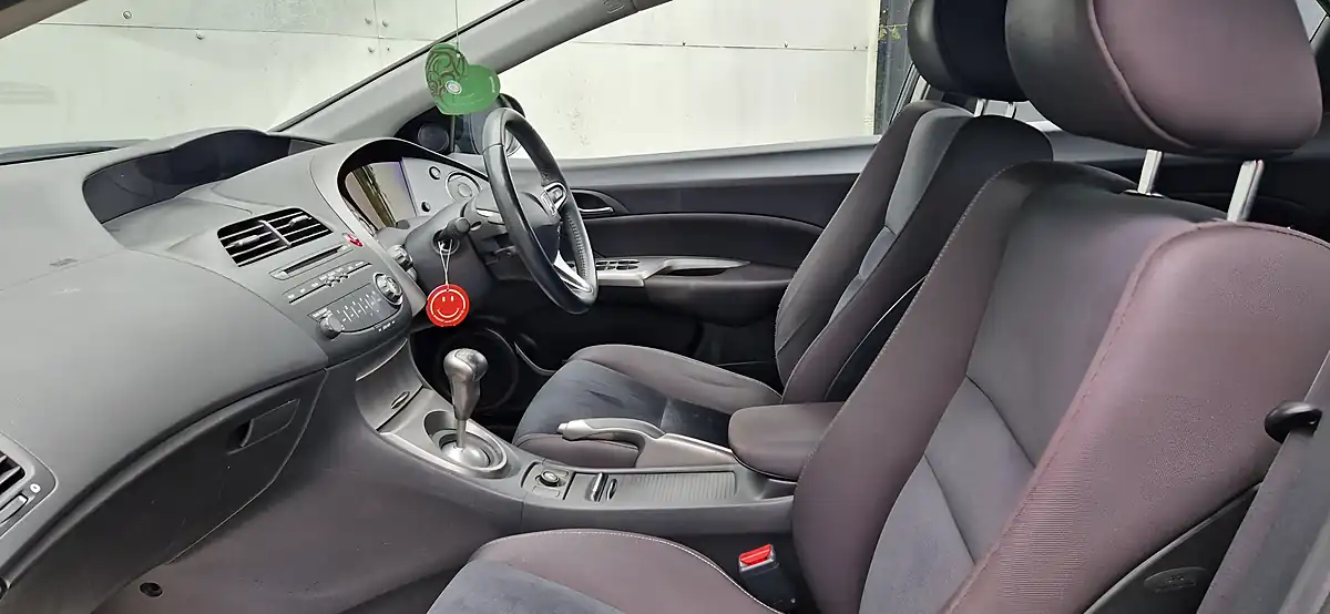 Used 2011 Honda Civic Se Black - Interior and Exterior details 13