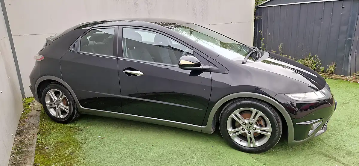 Used 2011 Honda Civic Se Black - Interior and Exterior details 4