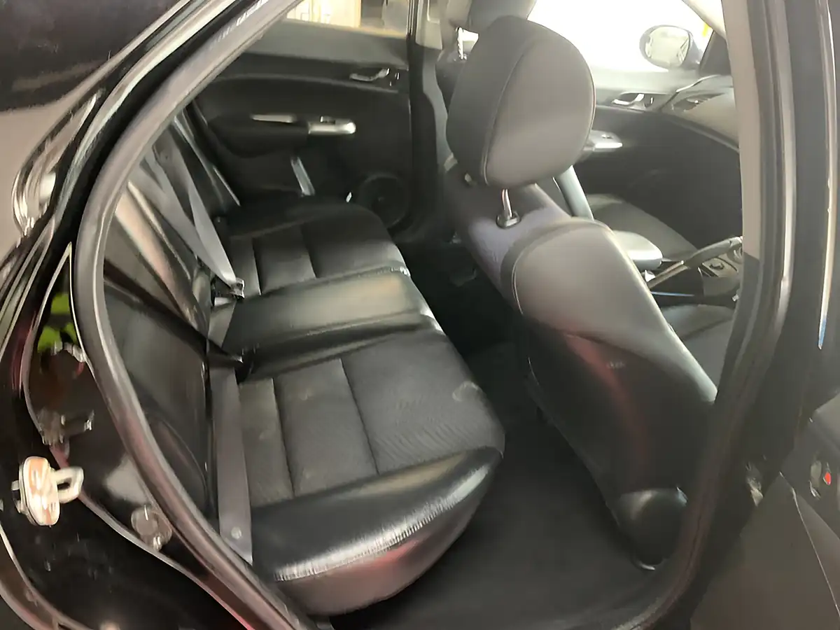 Used 2011 Honda Civic Si Black - Interior and Exterior details 14