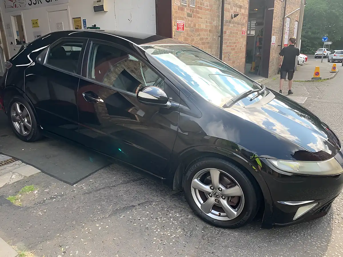 Used 2011 Honda Civic Si Black - Interior and Exterior details 15