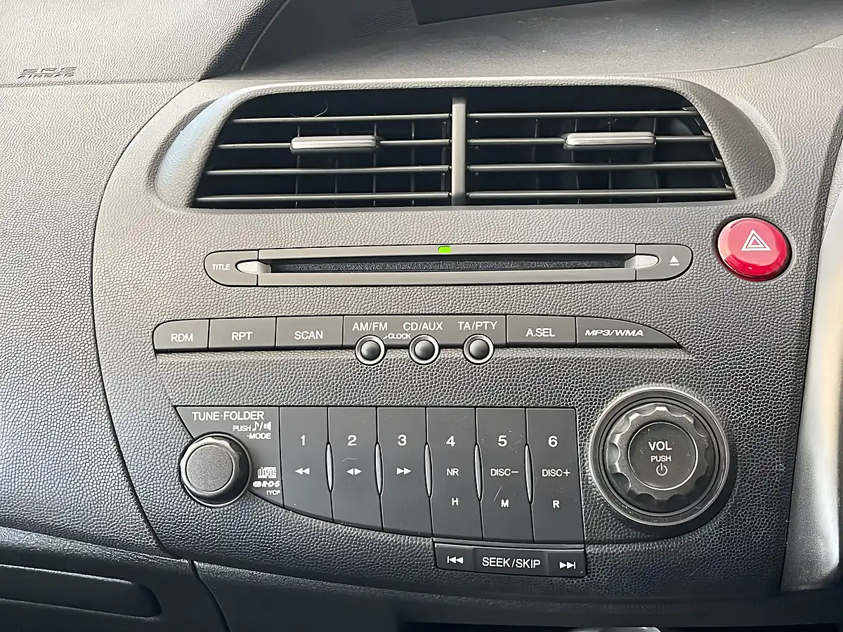 Used 2011 Honda Civic Si Silver - Interior and Exterior details 7