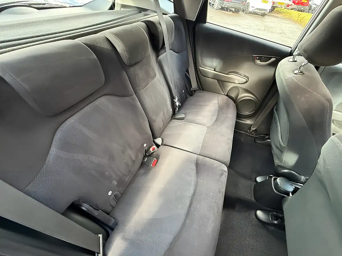 Used 2011 Honda Jazz Es Alabaster Silver - Interior and Exterior details 15