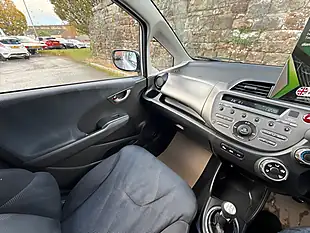 Used 2011 Honda Jazz Es Alabaster Silver - Interior and Exterior details 18