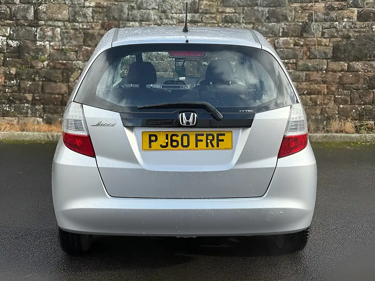 Used 2011 Honda Jazz Es Alabaster Silver - Interior and Exterior details 7