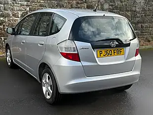 Used 2011 Honda Jazz Es Alabaster Silver - Interior and Exterior details 8