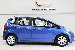 Used 2011 Honda Jazz Es Blue - Interior and Exterior details 3