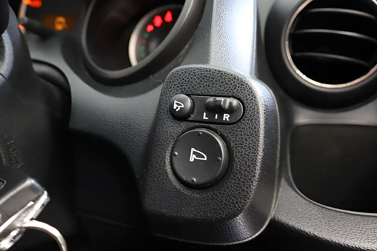 Used 2011 Honda Jazz Es Blue - Interior and Exterior details 8