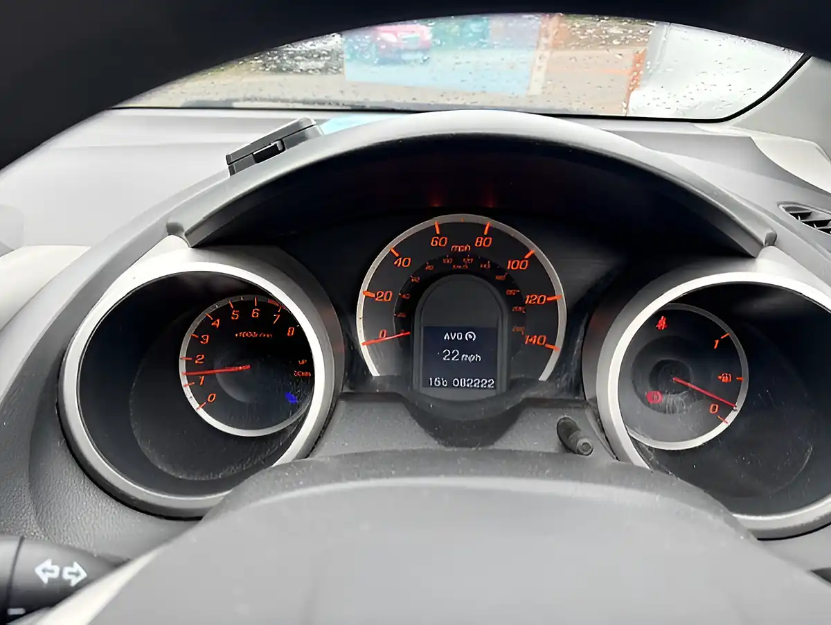 Used 2011 Honda Jazz Es - Interior and Exterior details 10