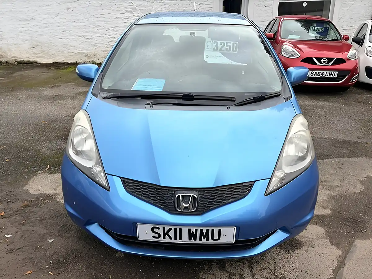 Used 2011 Honda Jazz Es - Interior and Exterior details 2