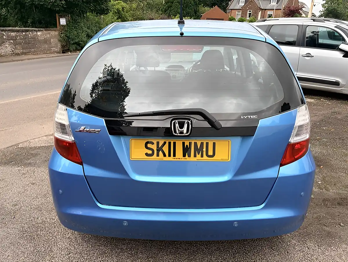 Used 2011 Honda Jazz Es - Interior and Exterior details 8