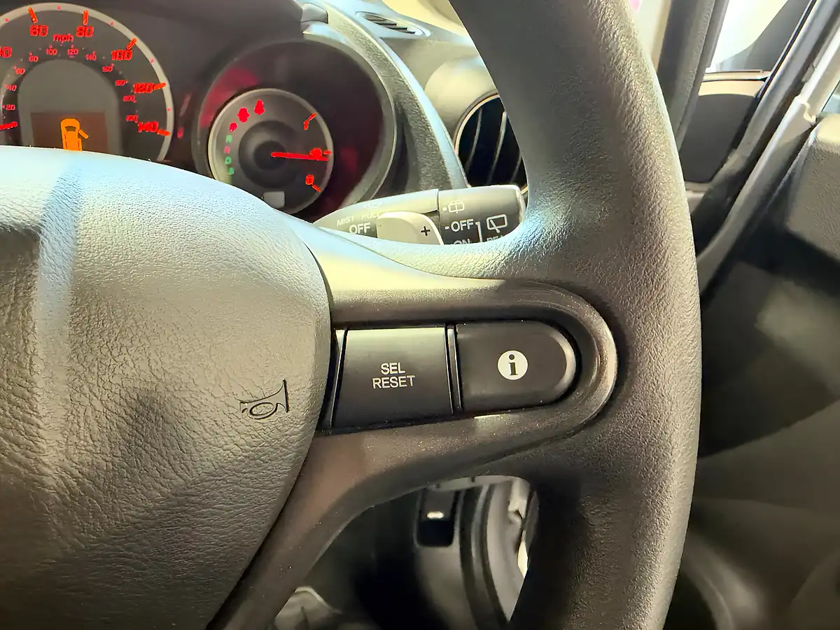 Used 2011 Honda Jazz Es Silver - Interior and Exterior details 12