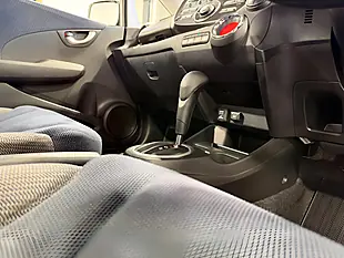 Used 2011 Honda Jazz Es Silver - Interior and Exterior details 17