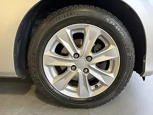 Used 2011 Honda Jazz Es Silver - Interior and Exterior details 19