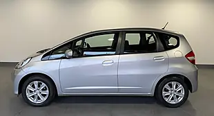Used 2011 Honda Jazz Es Silver - Interior and Exterior details 6