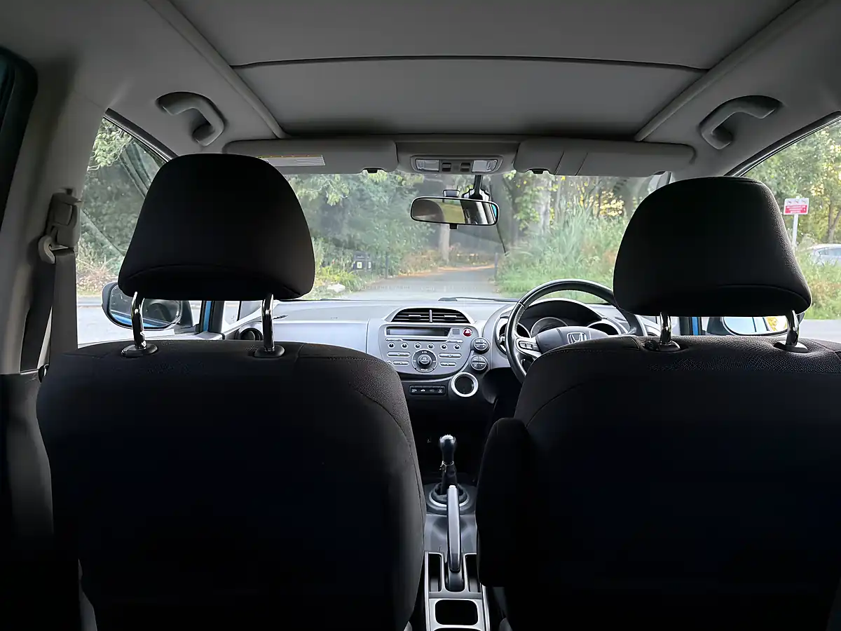 Used 2011 Honda Jazz Ex Blue - Interior and Exterior details 10