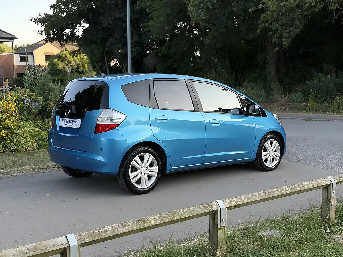 Used 2011 Honda Jazz Ex Blue - Interior and Exterior details 6