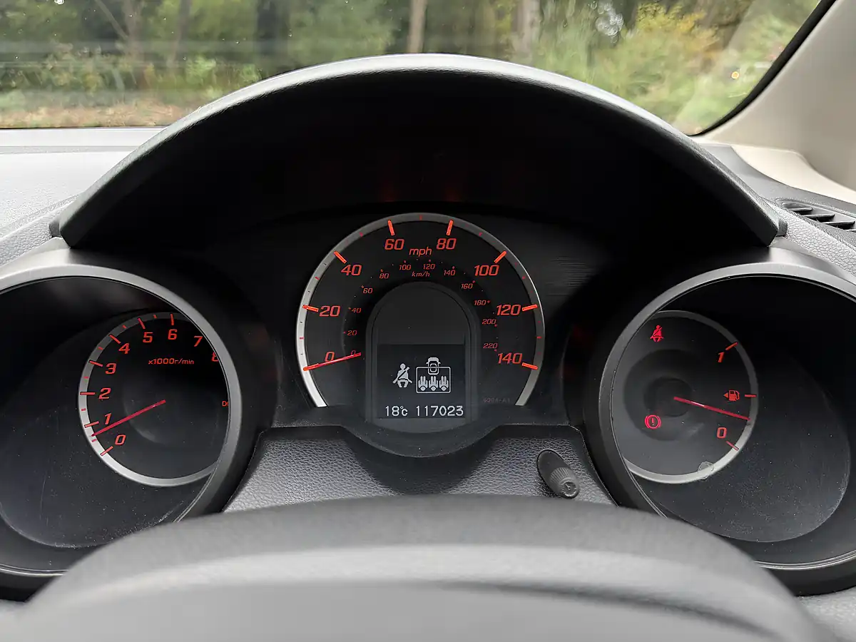 Used 2011 Honda Jazz Ex Grey - Interior and Exterior details 13