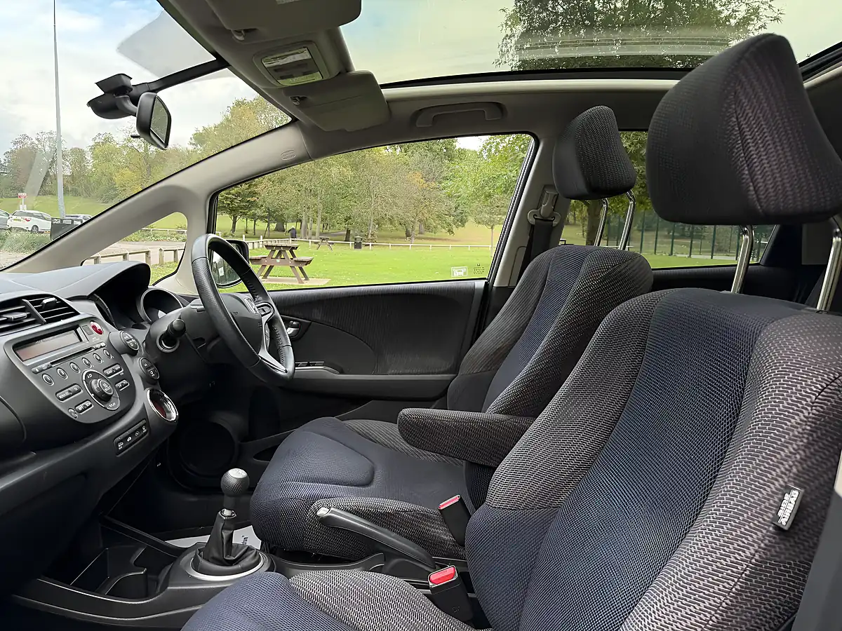 Used 2011 Honda Jazz Ex Grey - Interior and Exterior details 14