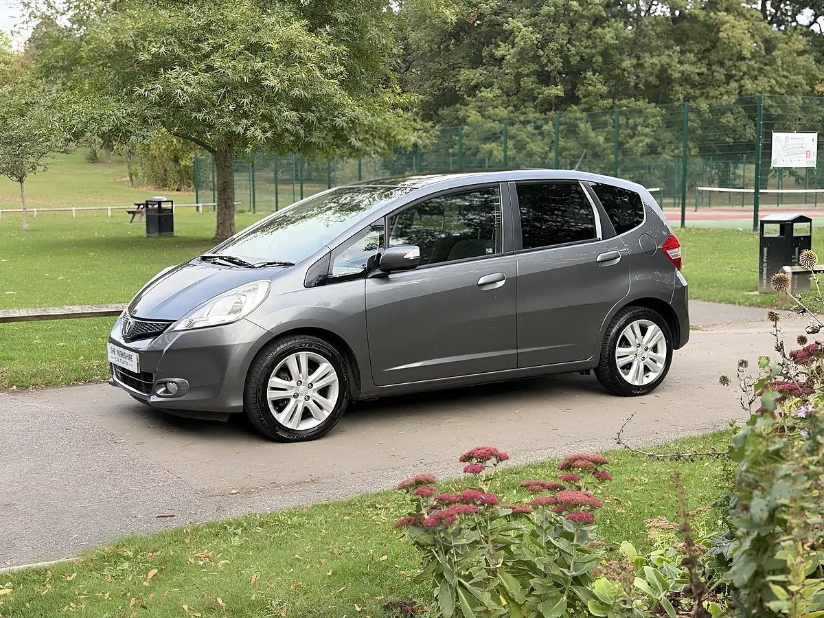 Used 2011 Honda Jazz Ex Grey - Interior and Exterior details 5