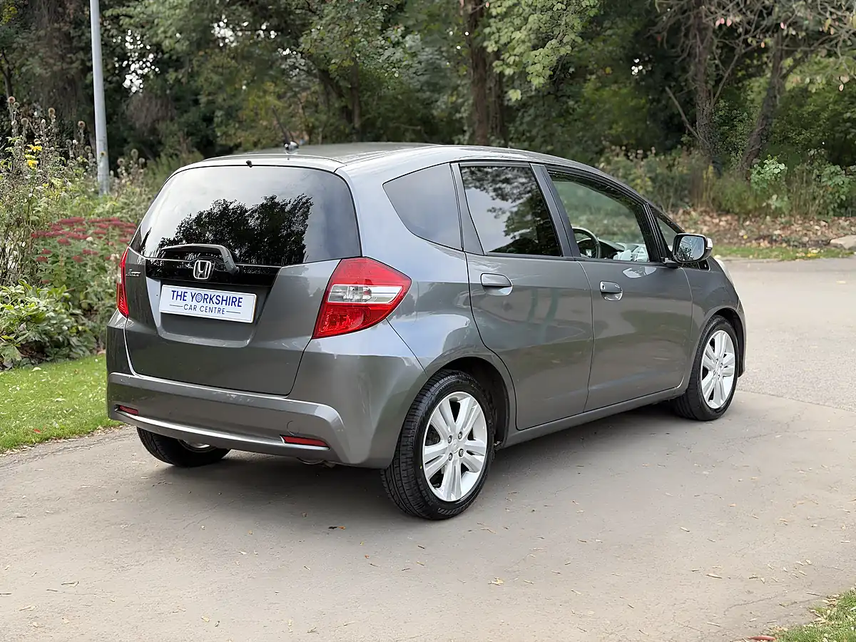 Used 2011 Honda Jazz Ex Grey - Interior and Exterior details 6