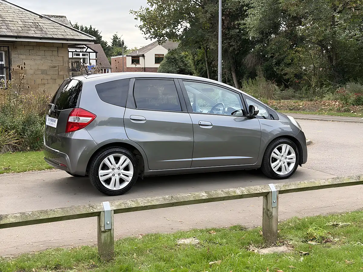 Used 2011 Honda Jazz Ex Grey - Interior and Exterior details 8