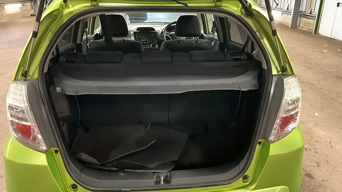 Used 2011 Honda Jazz He Green - Interior and Exterior details 5