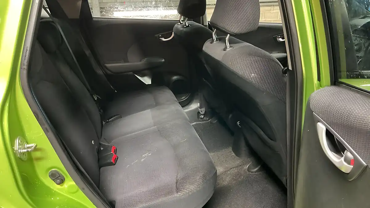 Used 2011 Honda Jazz He Green - Interior and Exterior details 6