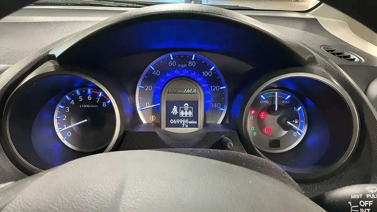 Used 2011 Honda Jazz He Green - Interior and Exterior details 8
