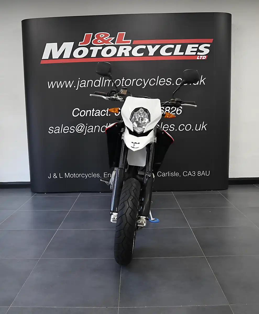 Used 2011 Husqvarna 630 Smr White - Interior and Exterior details 6