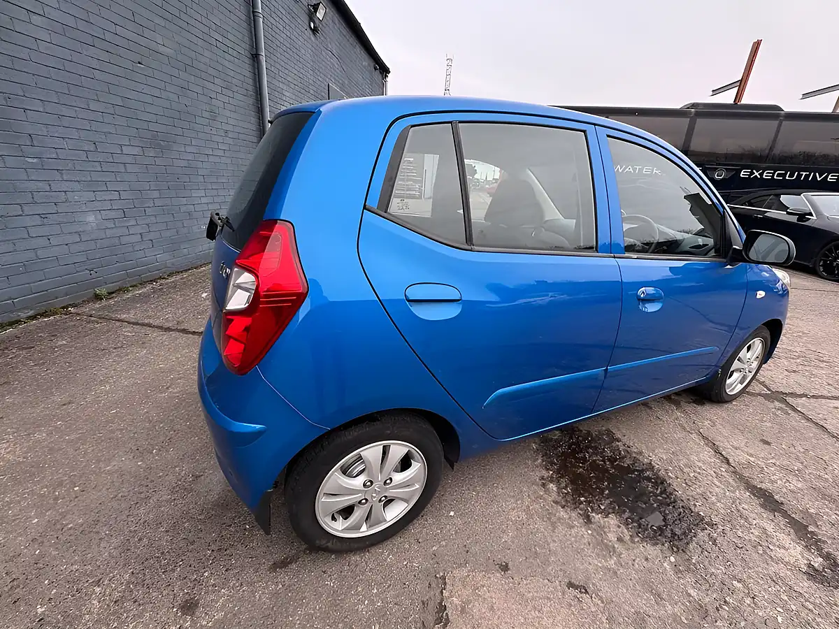 Used 2011 Hyundai i10 Active Blue - Interior and Exterior details 10