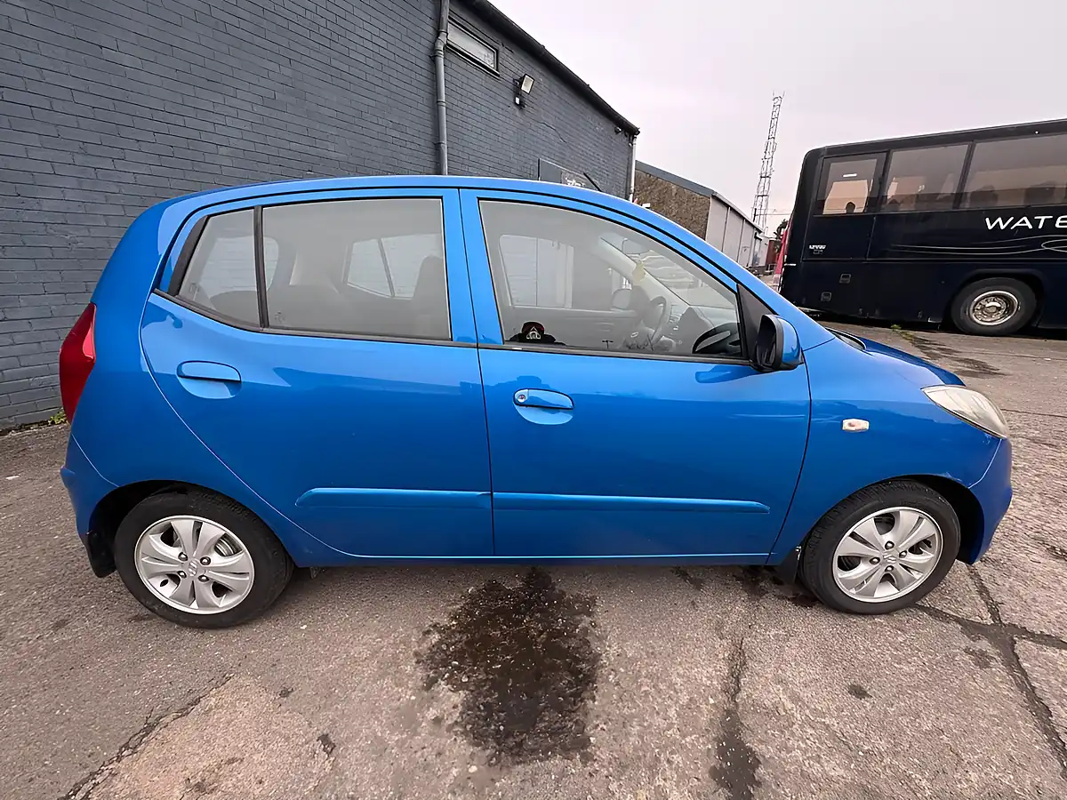 Used 2011 Hyundai i10 Active Blue - Interior and Exterior details 5