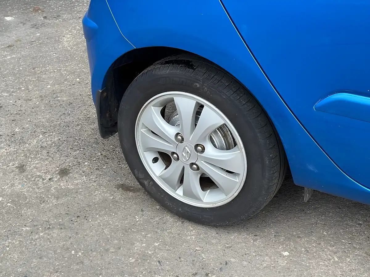 Used 2011 Hyundai i10 Active Blue - Interior and Exterior details 6