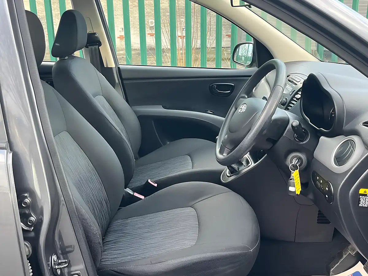 Used 2011 Hyundai i10 Active - Interior and Exterior details 13