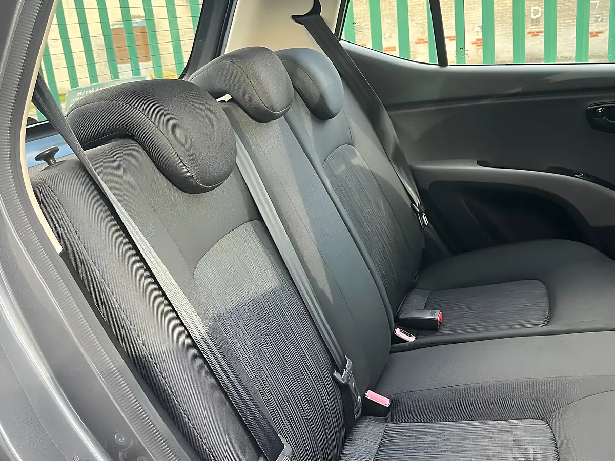 Used 2011 Hyundai i10 Active - Interior and Exterior details 15