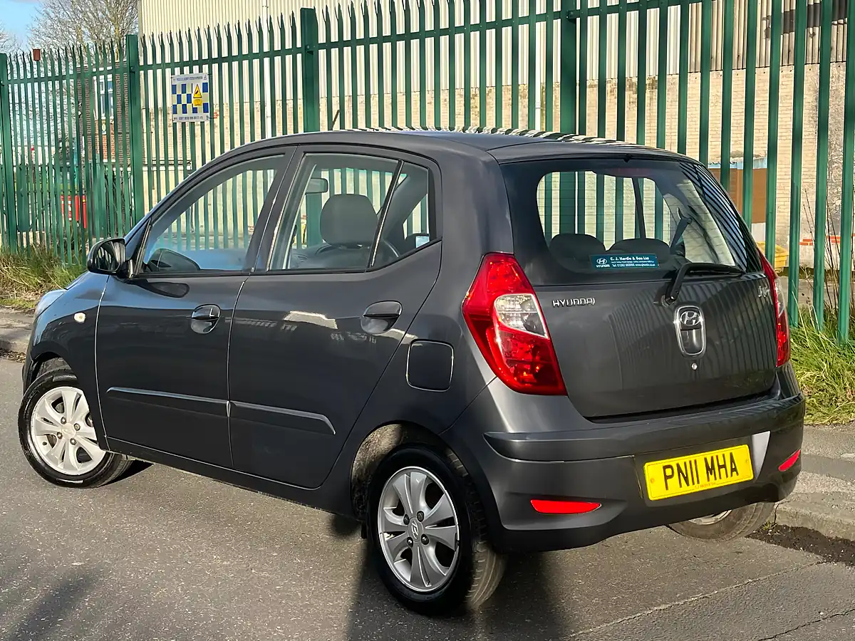 Used 2011 Hyundai i10 Active - Interior and Exterior details 8