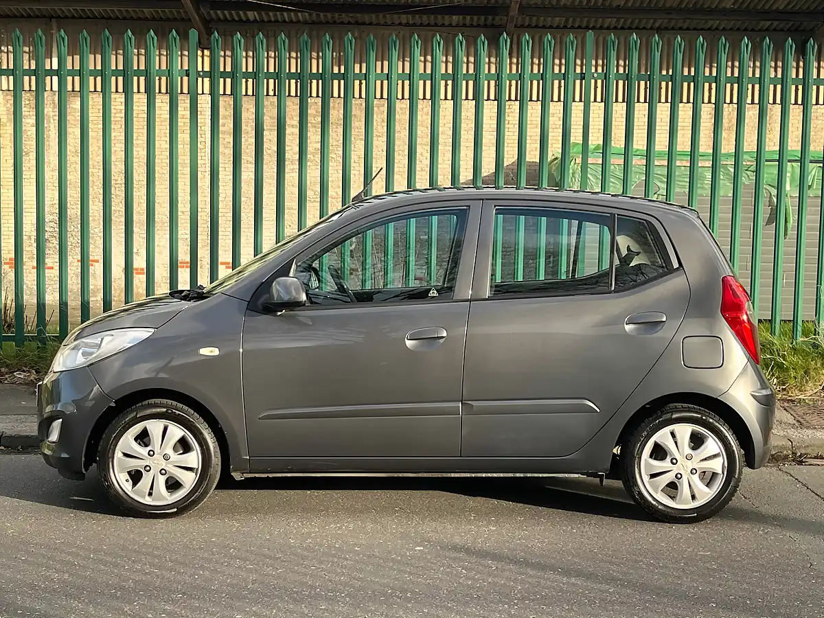 Used 2011 Hyundai i10 Active - Interior and Exterior details 9