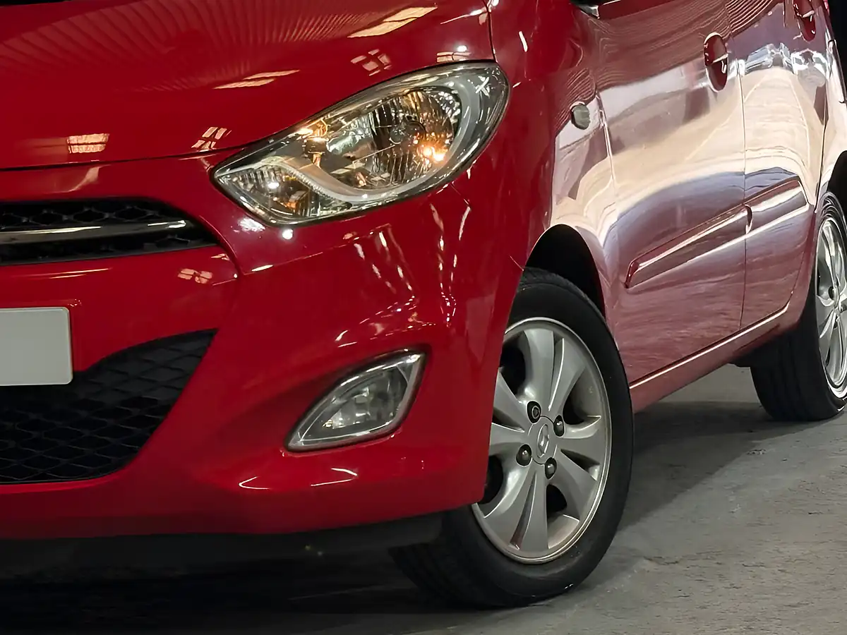 Used 2011 Hyundai I10 Active Red - Interior and Exterior details 12