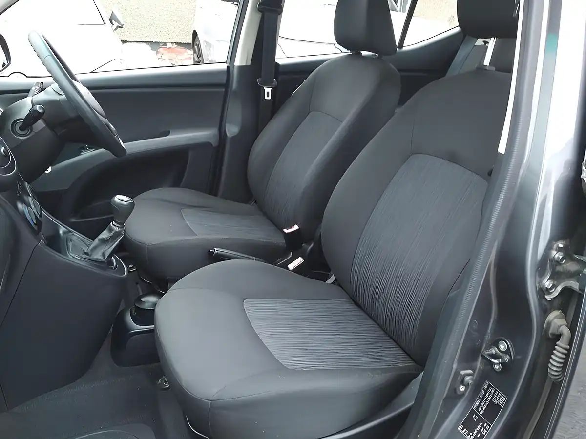 Used 2011 Hyundai i10 Classic Grey - Interior and Exterior details 14
