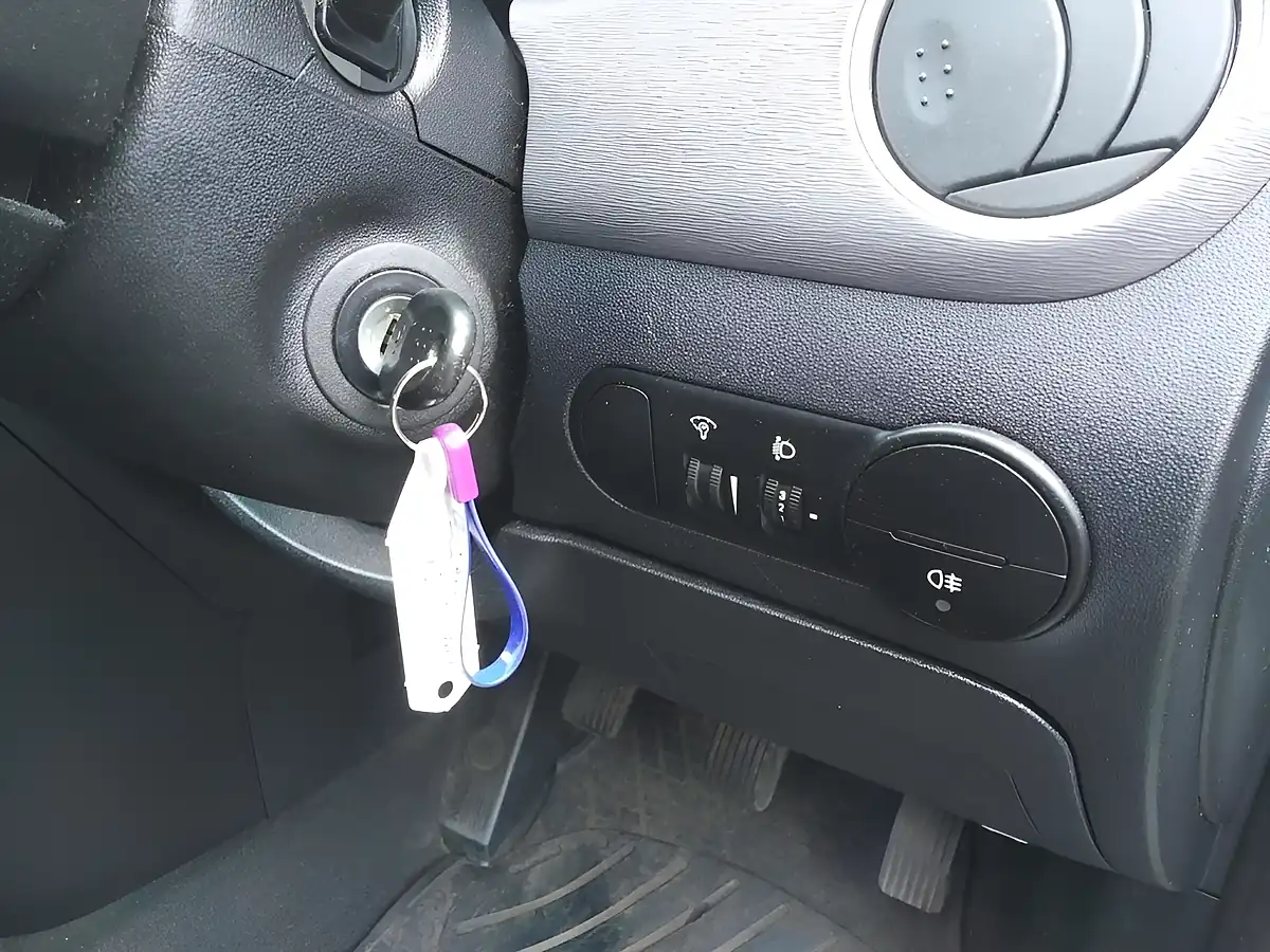 Used 2011 Hyundai i10 Classic Grey - Interior and Exterior details 15