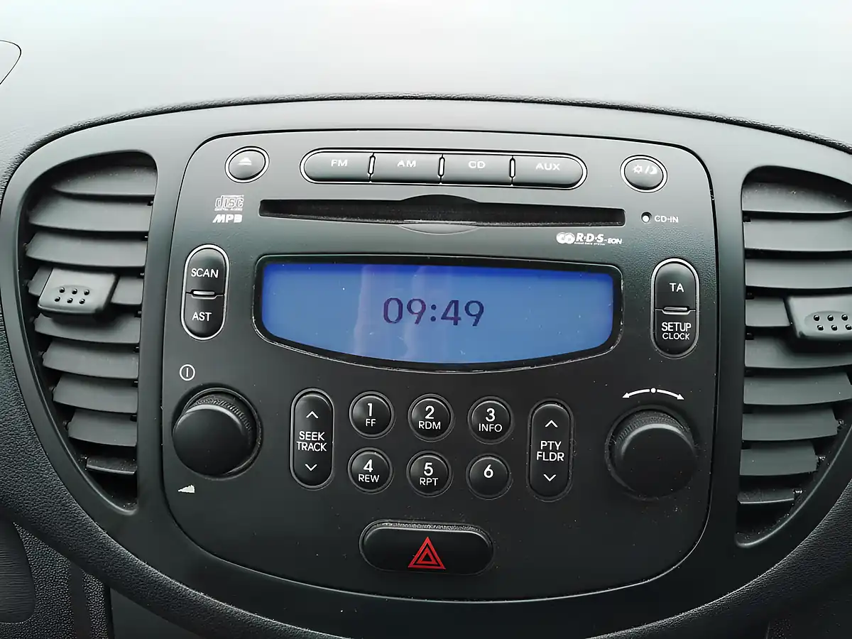 Used 2011 Hyundai i10 Classic Grey - Interior and Exterior details 17