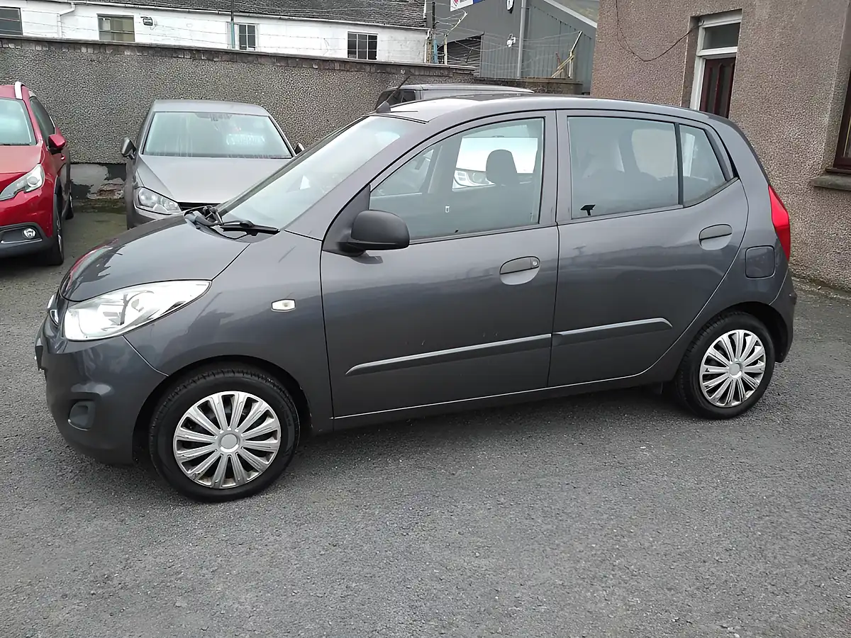 Used 2011 Hyundai i10 Classic Grey - Interior and Exterior details 2