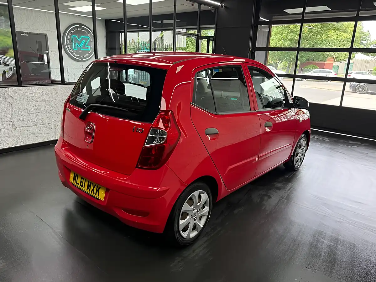 Used 2011 Hyundai I10 Classic Red - Interior and Exterior details 10
