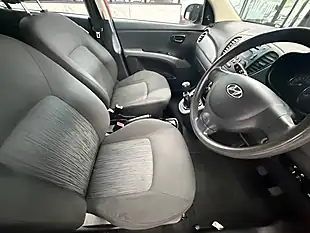Used 2011 Hyundai I10 Classic Red - Interior and Exterior details 11