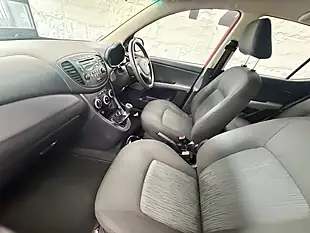 Used 2011 Hyundai I10 Classic Red - Interior and Exterior details 3