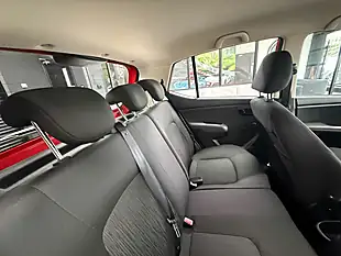 Used 2011 Hyundai I10 Classic Red - Interior and Exterior details 9