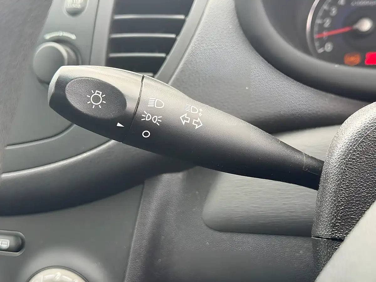 Used 2011 Hyundai I10 Classic Silver - Interior and Exterior details 17
