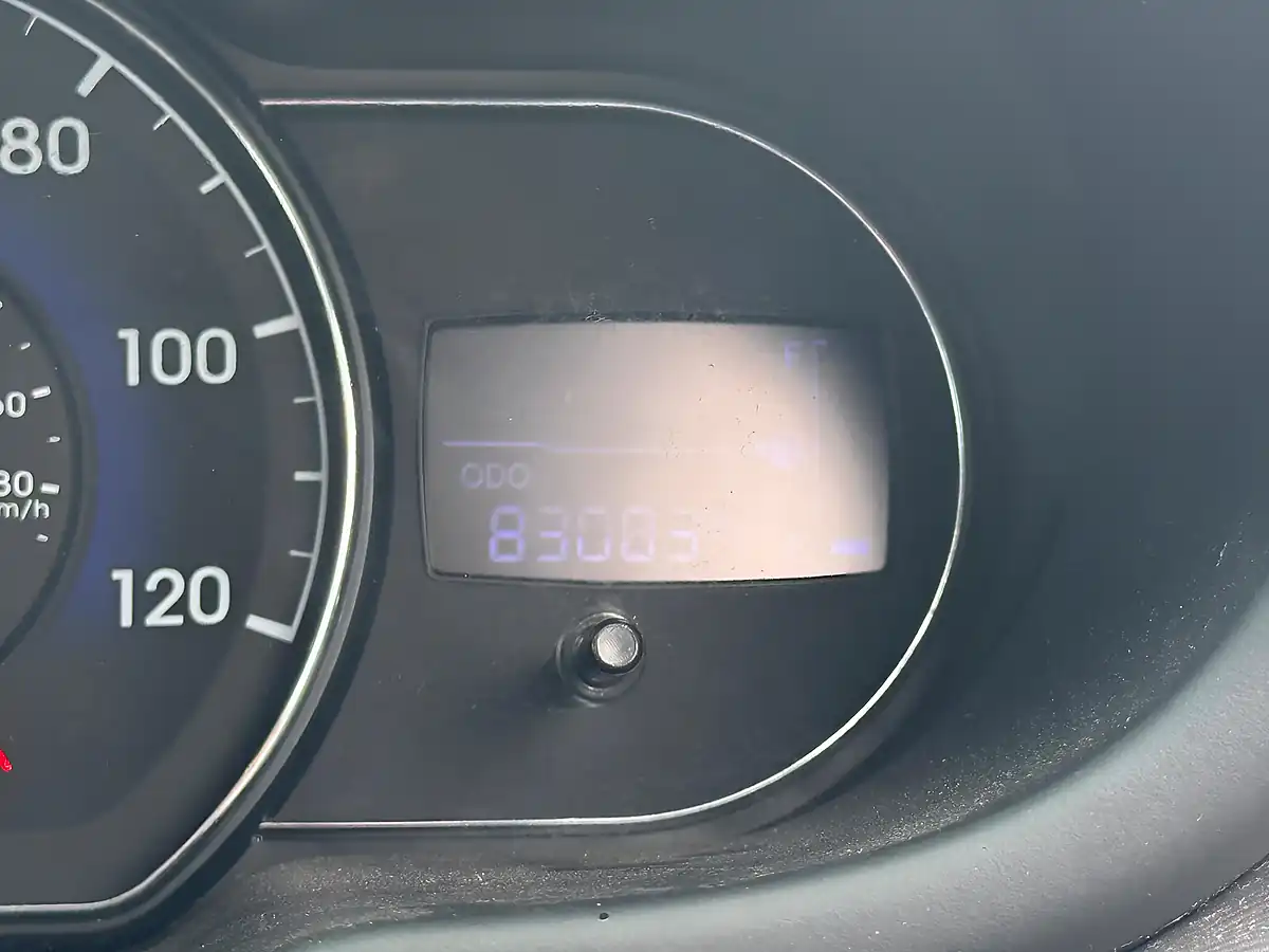 Used 2011 Hyundai I10 Classic Silver - Interior and Exterior details 18