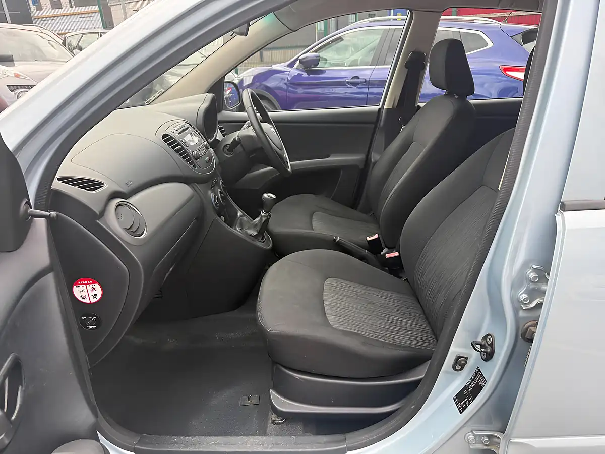 Used 2011 Hyundai I10 Classic Silver - Interior and Exterior details 20